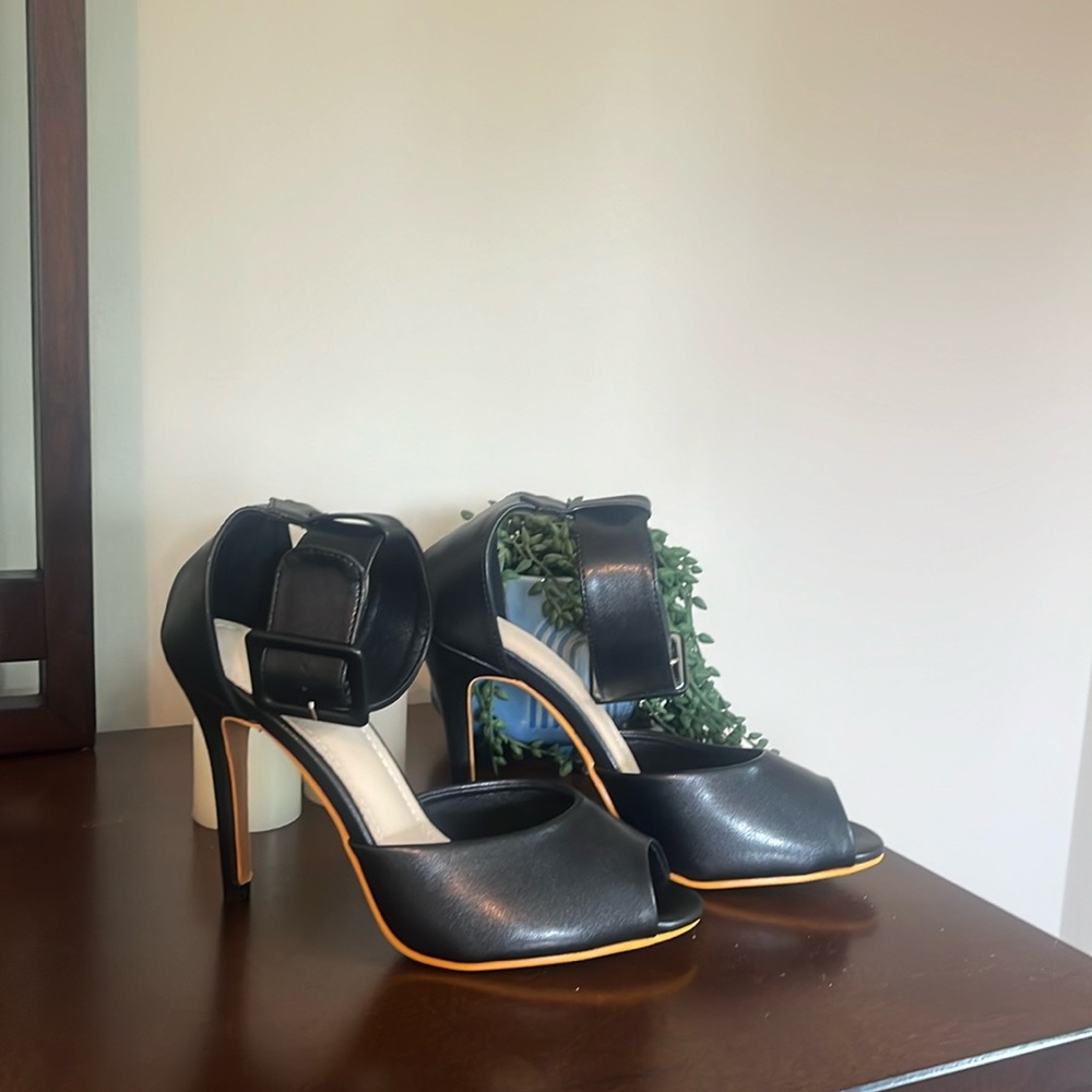SHEIN Peep Toe Ankle Heels